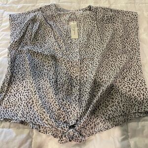 Francesca‘s button-down top